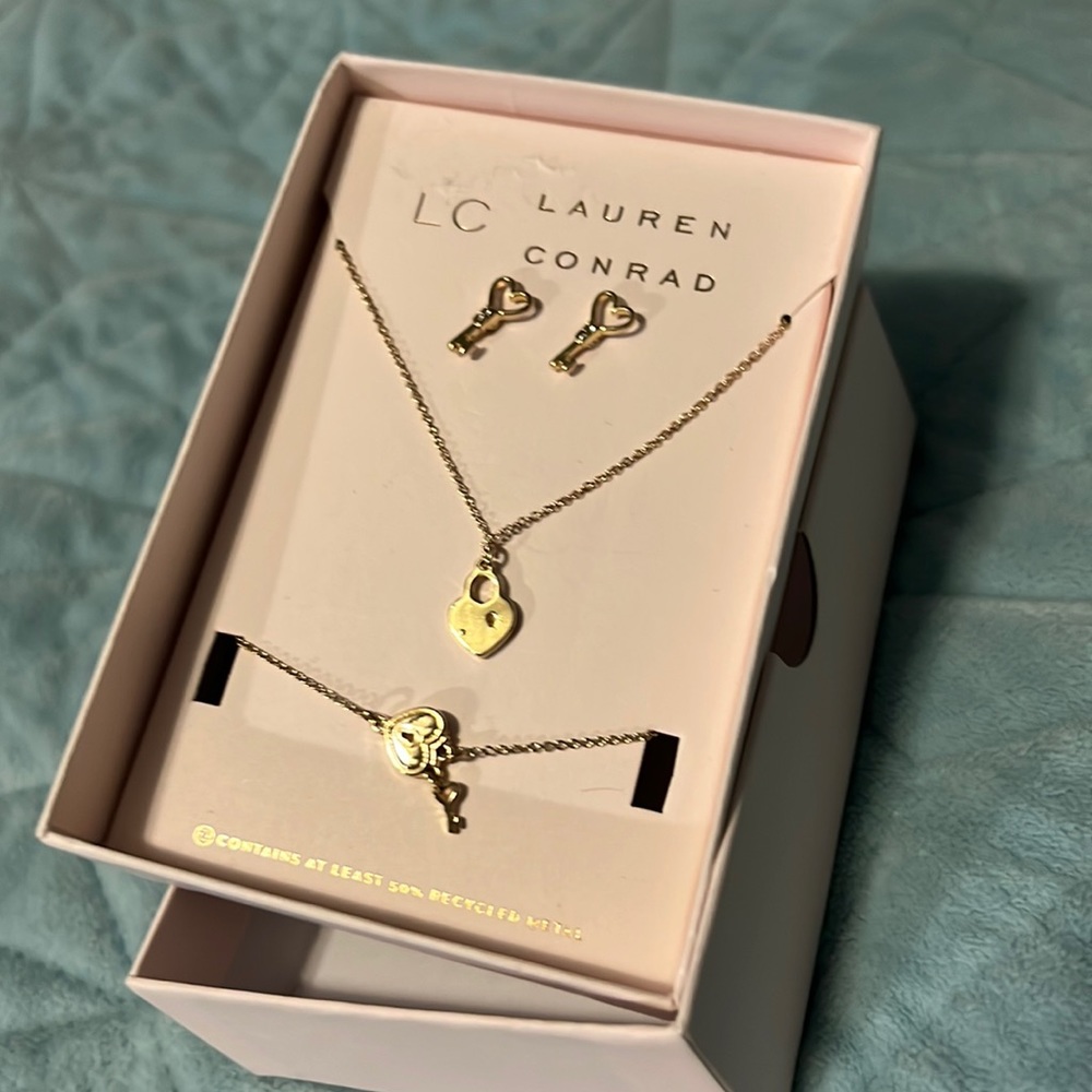 NEW IN GIFT BOX LC Lauren Conrad Jewelry Set